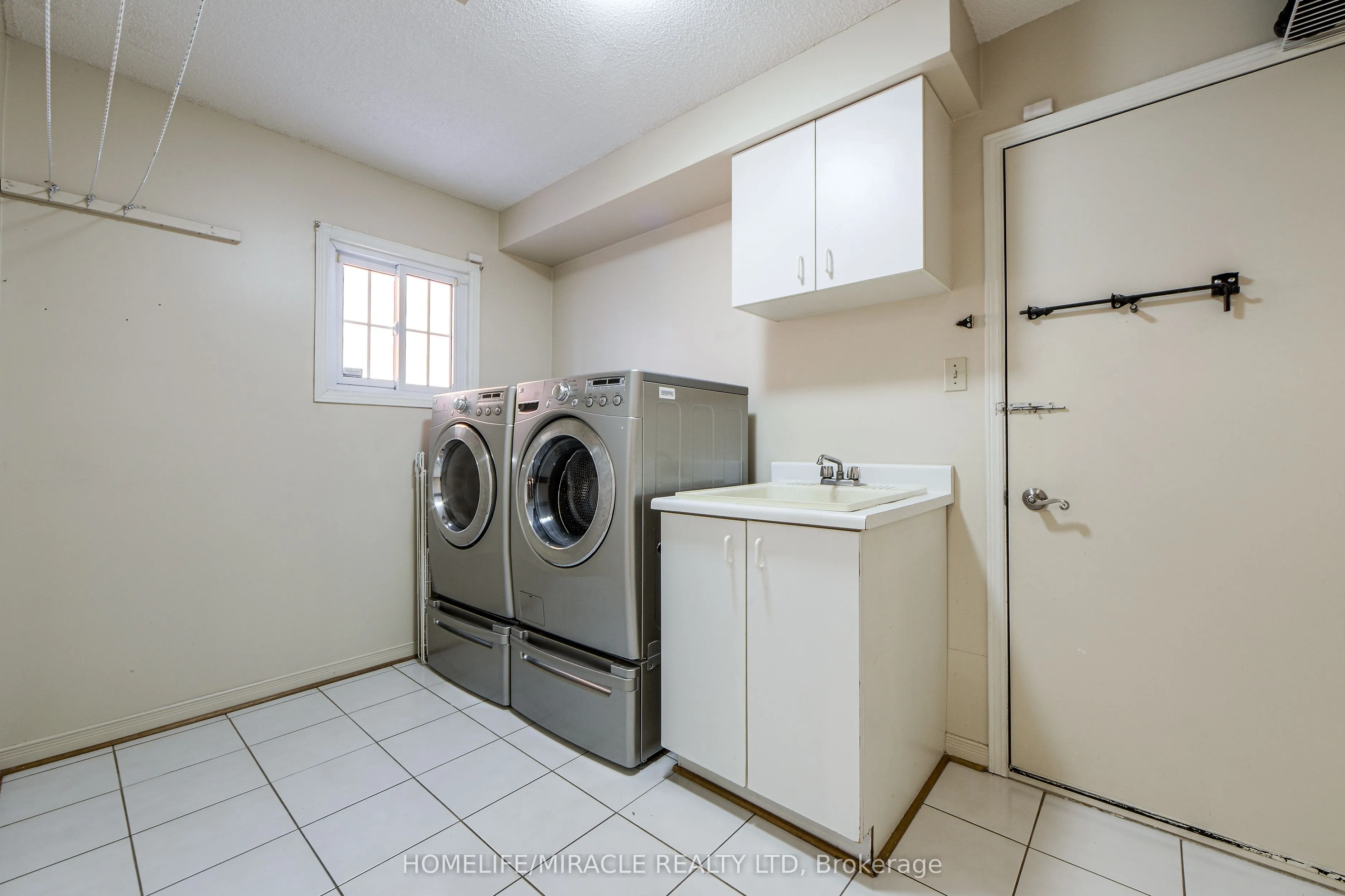 89 Woodlot Crescent