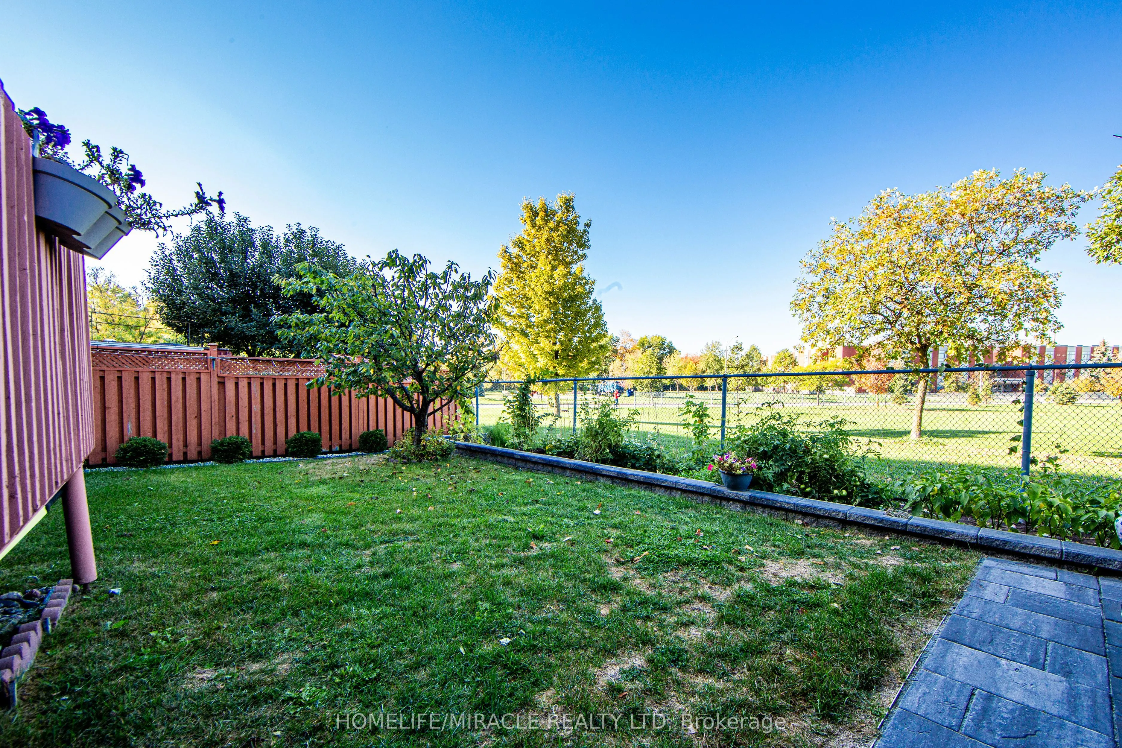 89 Woodlot Crescent