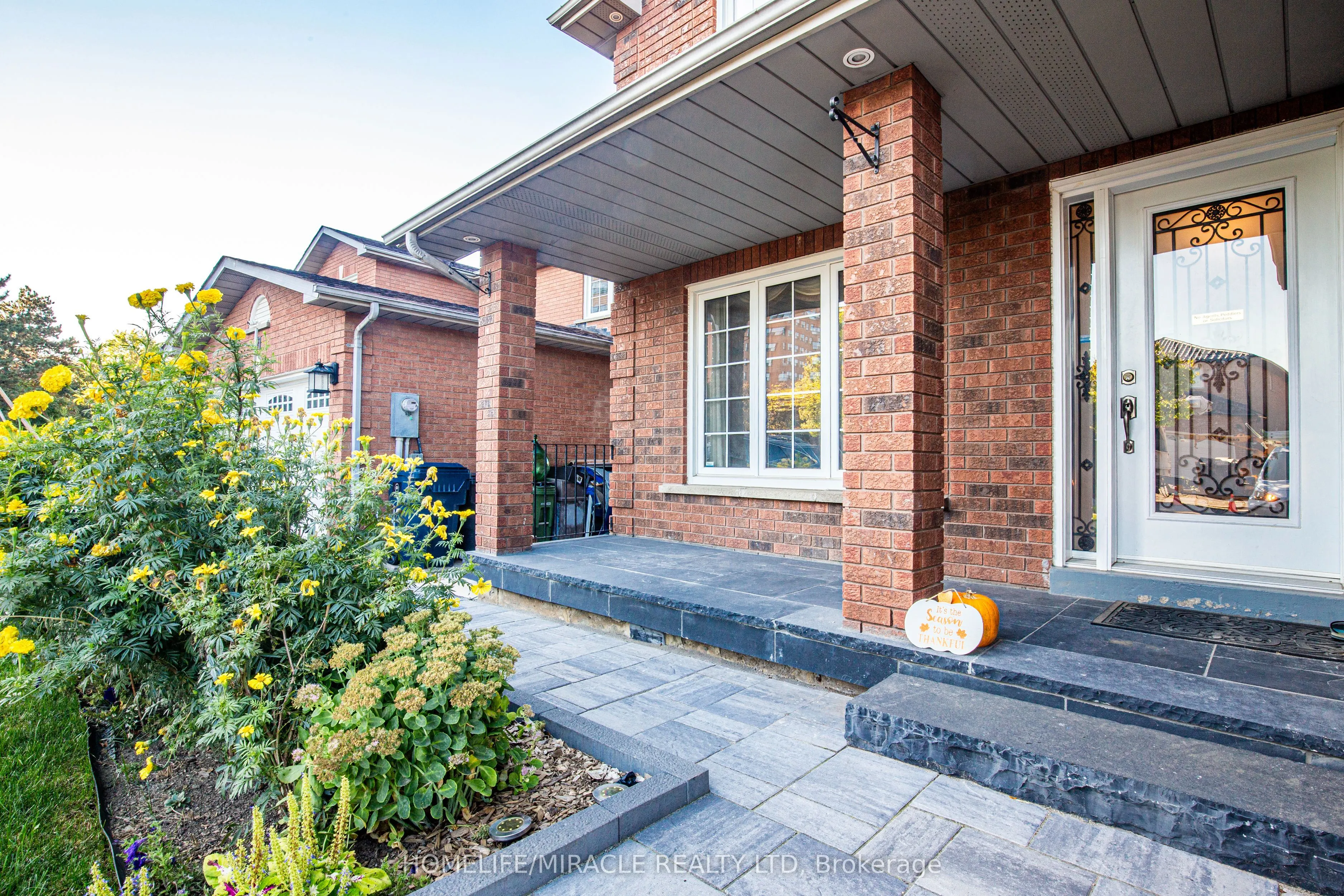 89 Woodlot Crescent