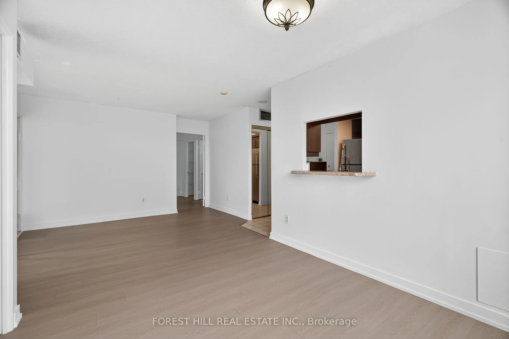 285 Enfield Place N, #210