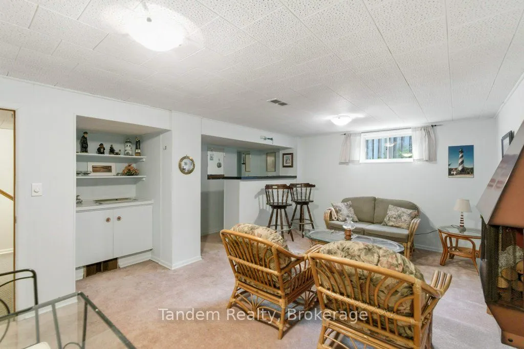 388 Highside Drive N