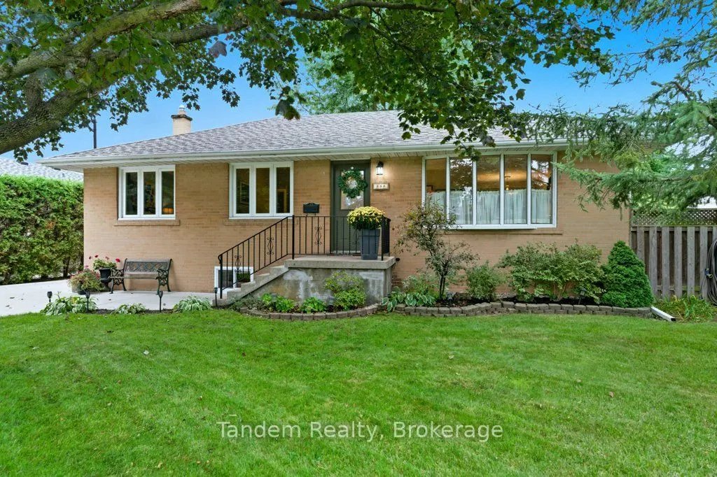 388 Highside Drive N