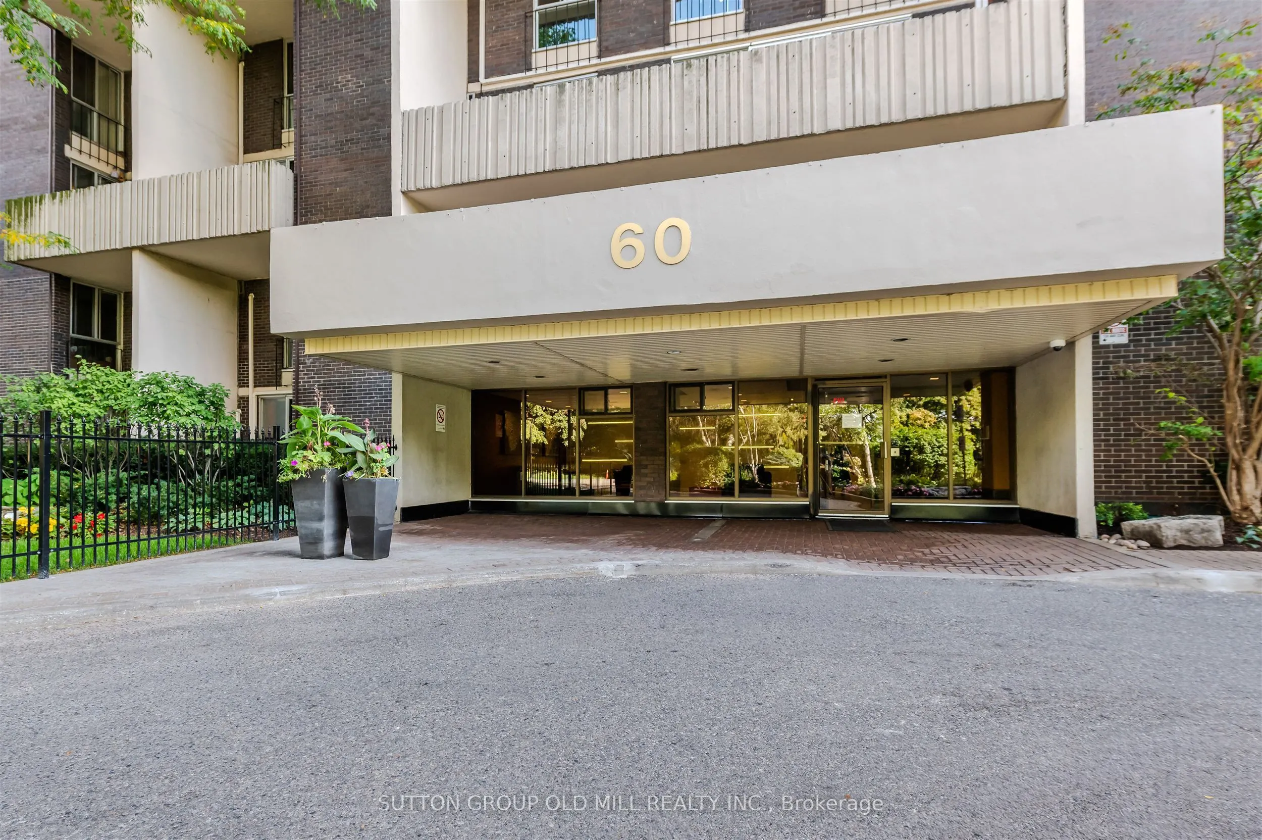 60 Southport Street, #916