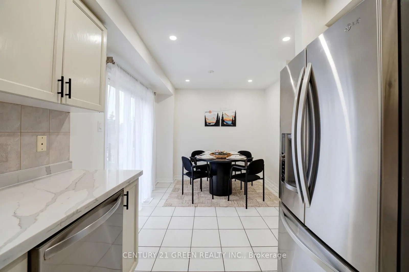 62 Saintsbury Crescent