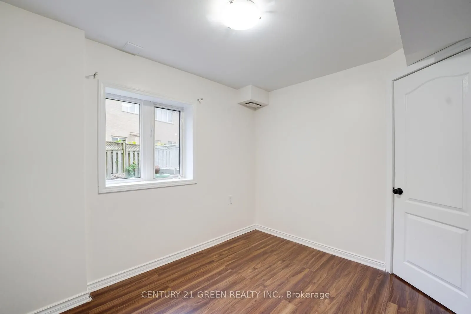 62 Saintsbury Crescent