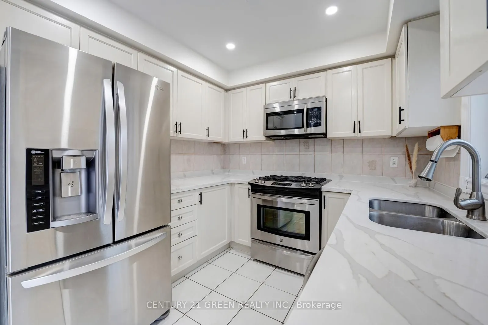 62 Saintsbury Crescent