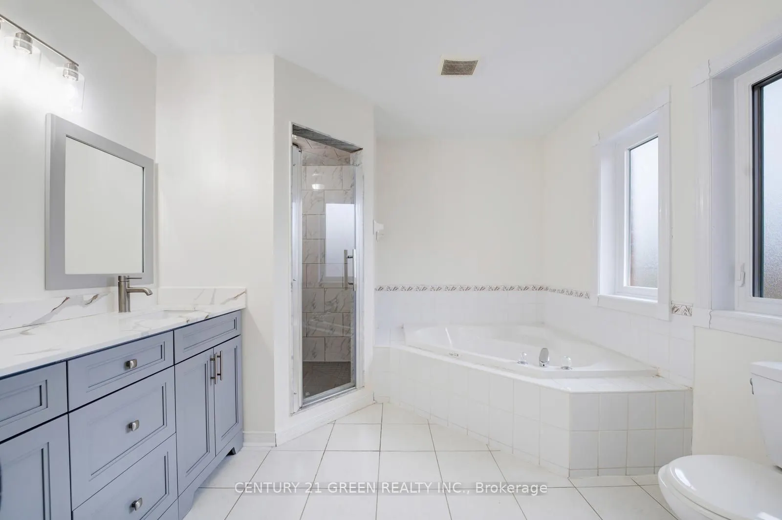 62 Saintsbury Crescent