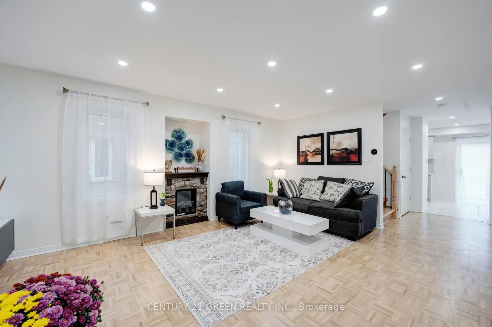 62 Saintsbury Crescent