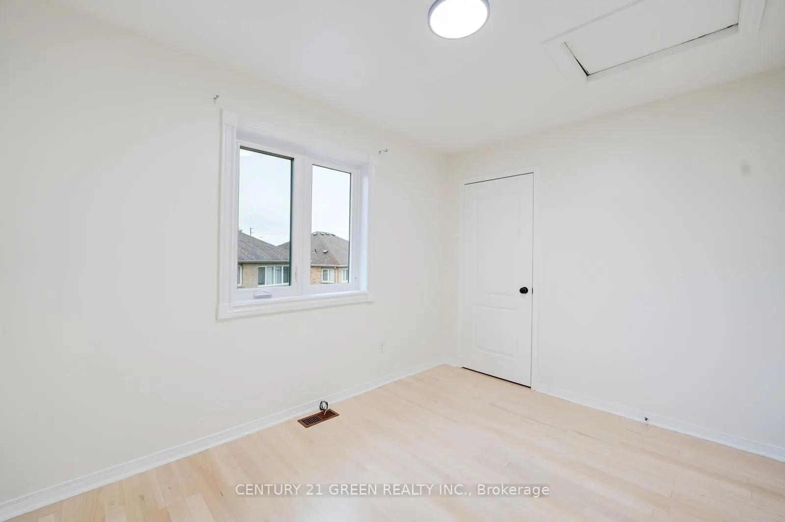 62 Saintsbury Crescent