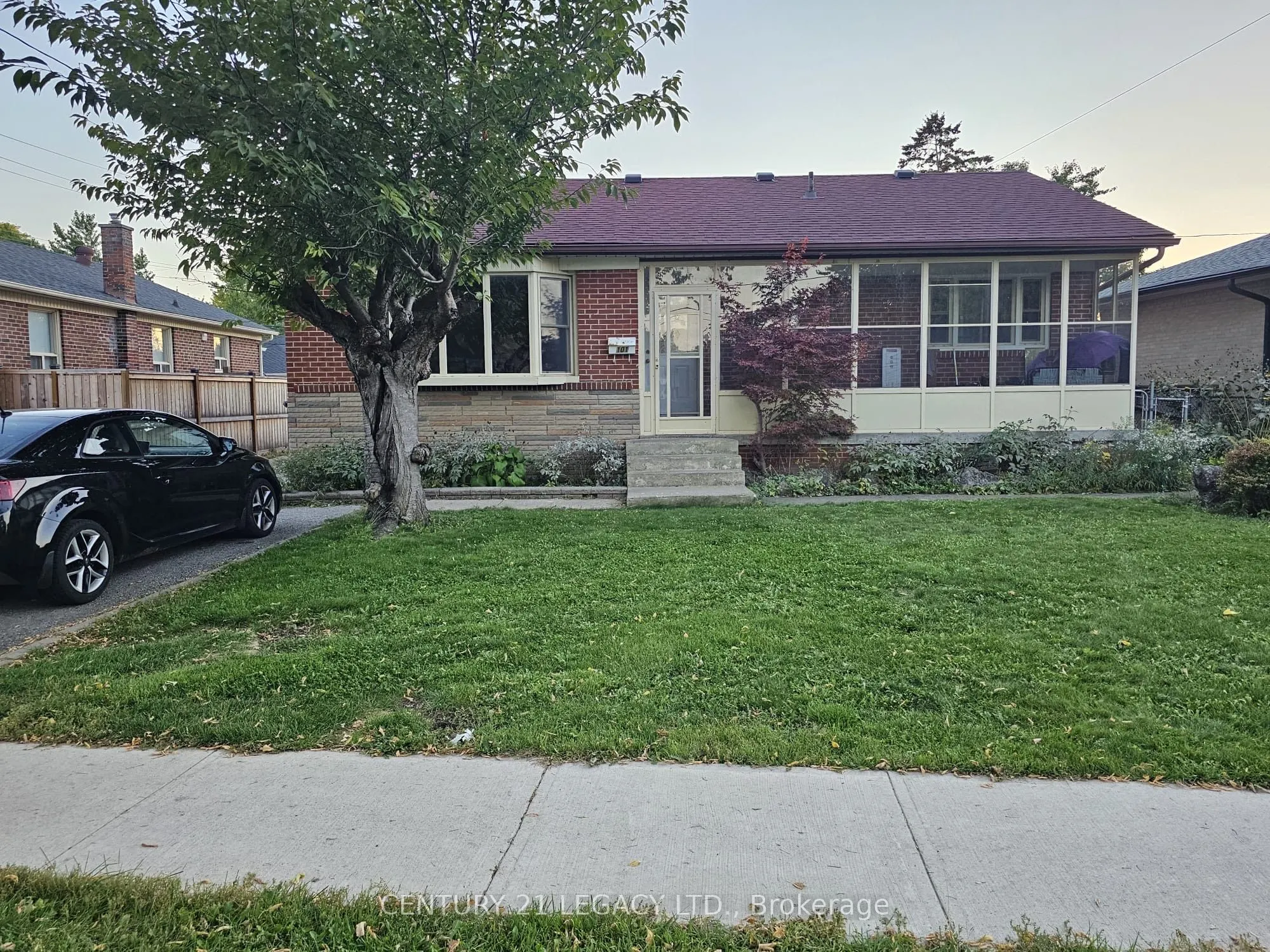 101 McMurchy Avenue S
