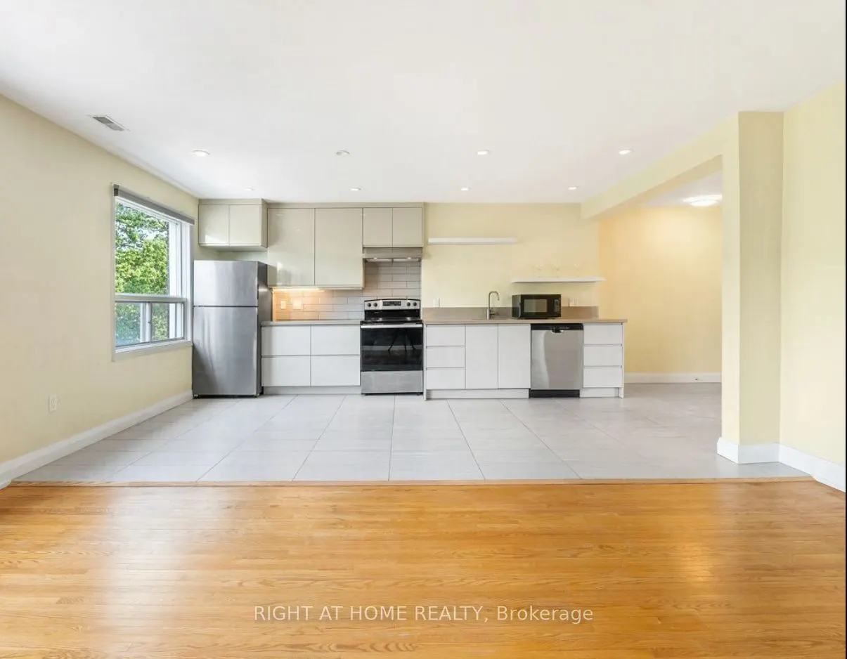 1207 Hurontario Street, #B