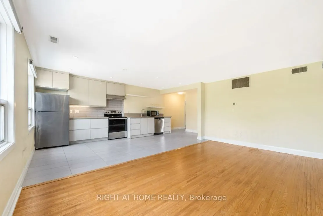 1207 Hurontario Street, #B
