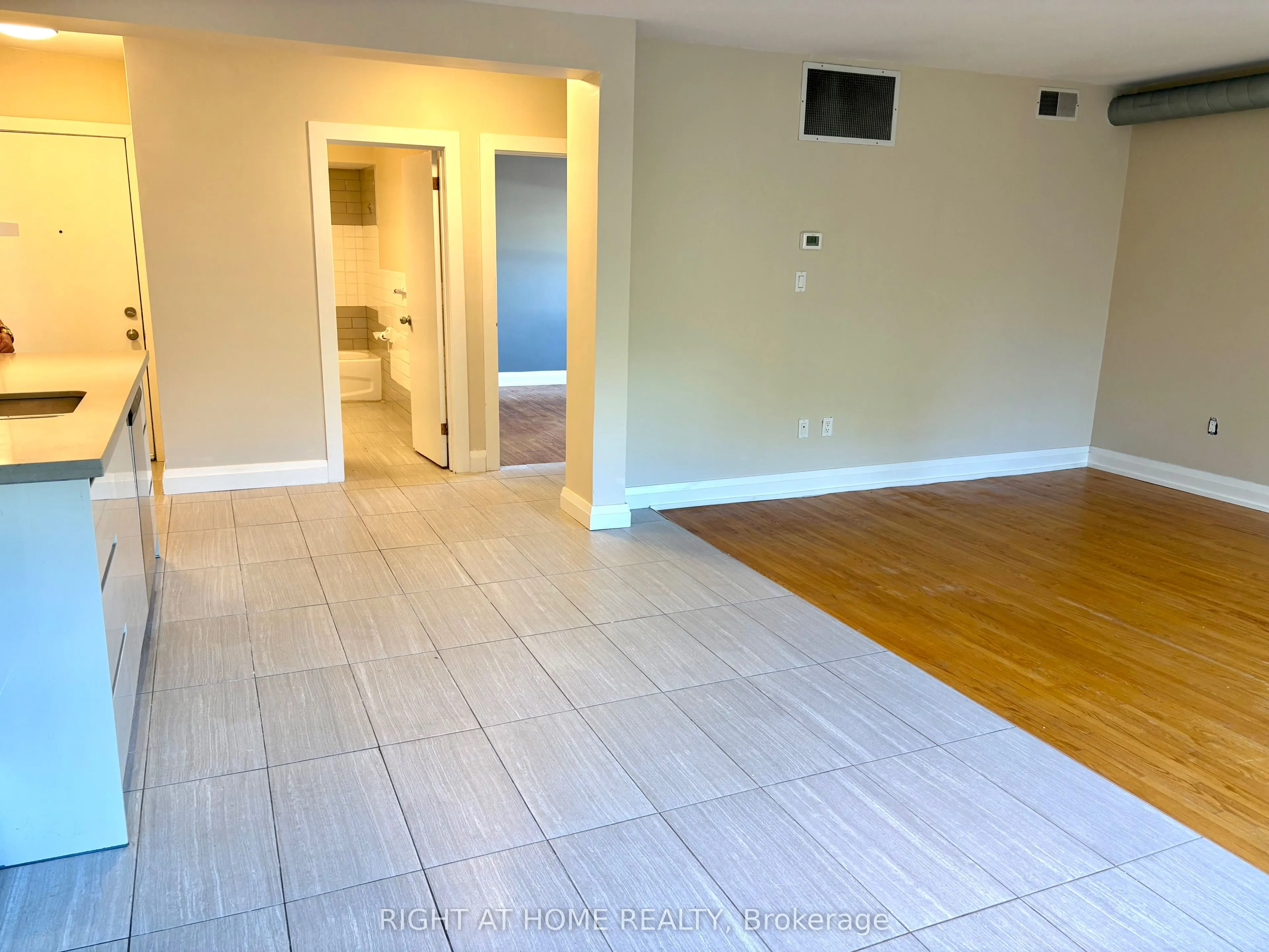 1207 Hurontario Street, #B