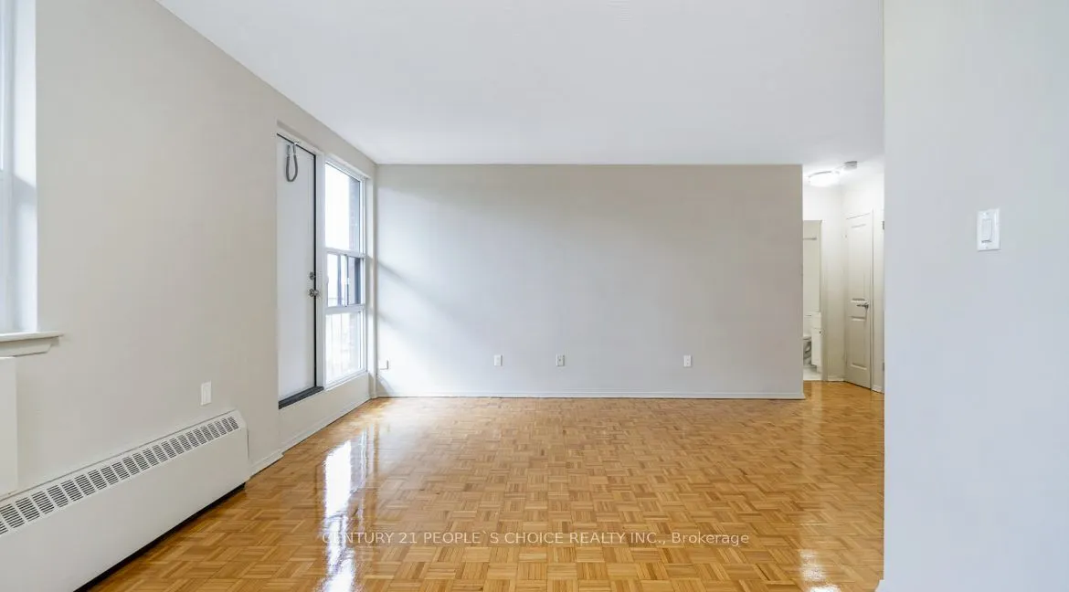 20 Paisley Boulevard W, #512