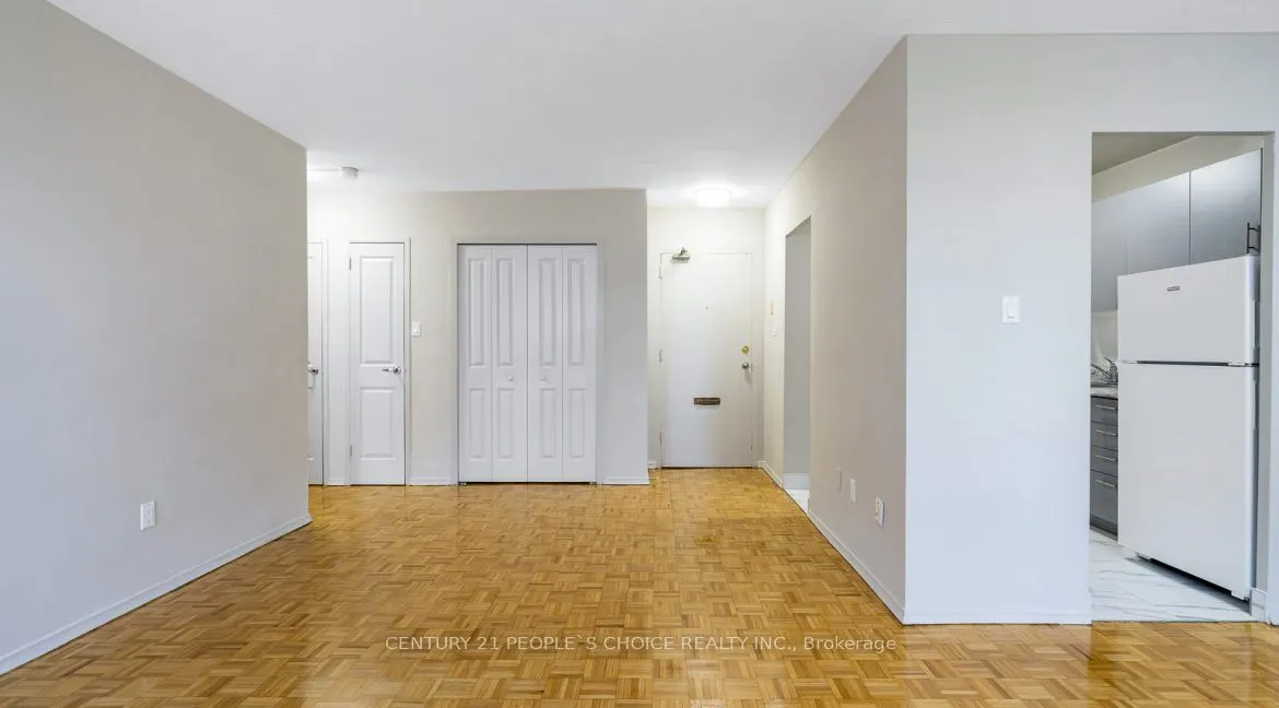 20 Paisley Boulevard W, #512