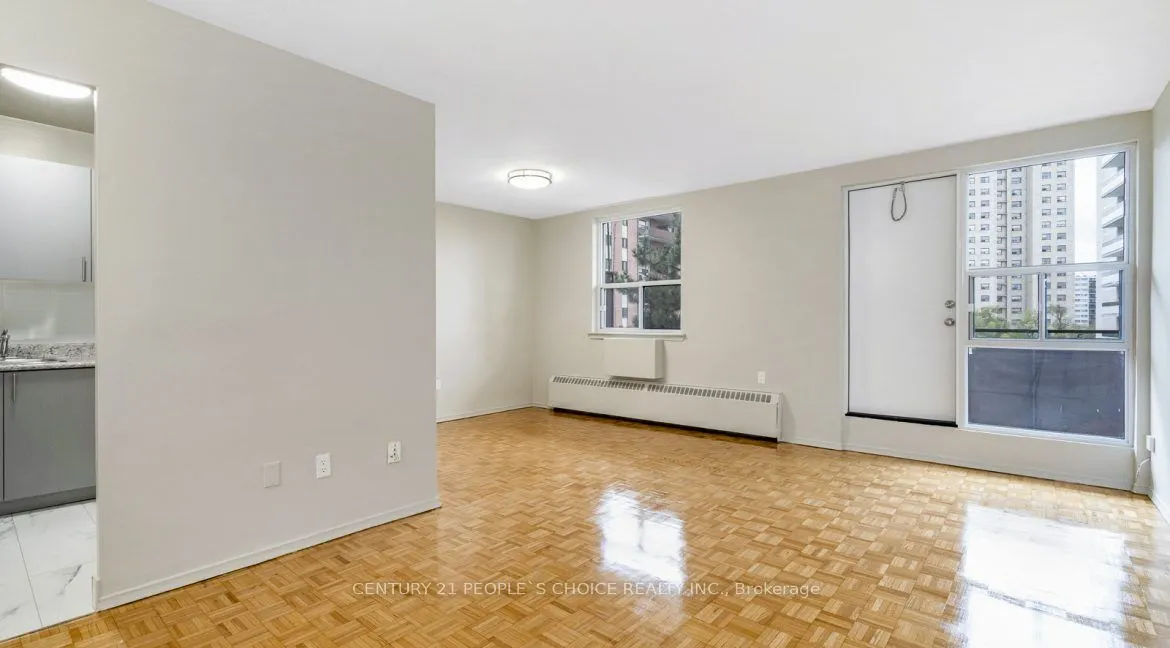 20 Paisley Boulevard W, #512