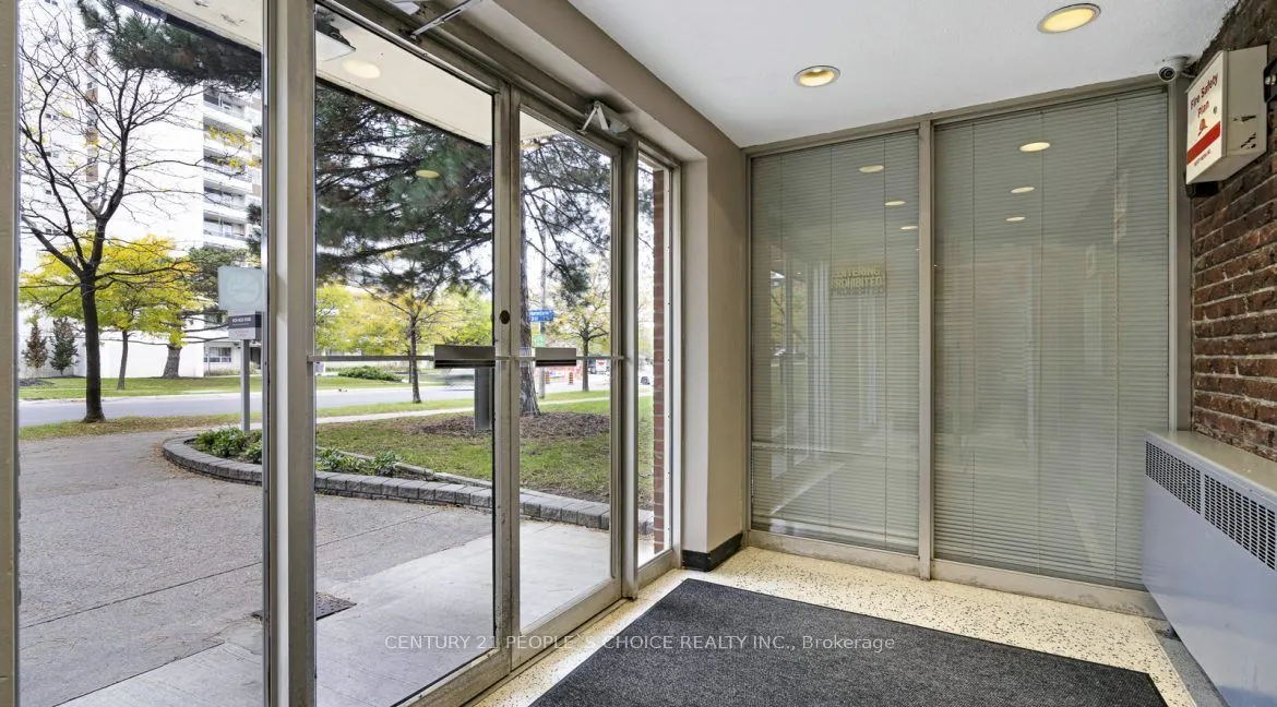 20 Paisley Boulevard W, #512