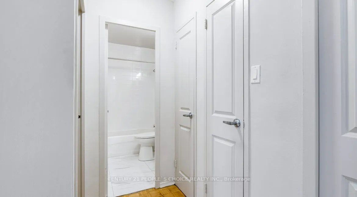 20 Paisley Boulevard W, #512