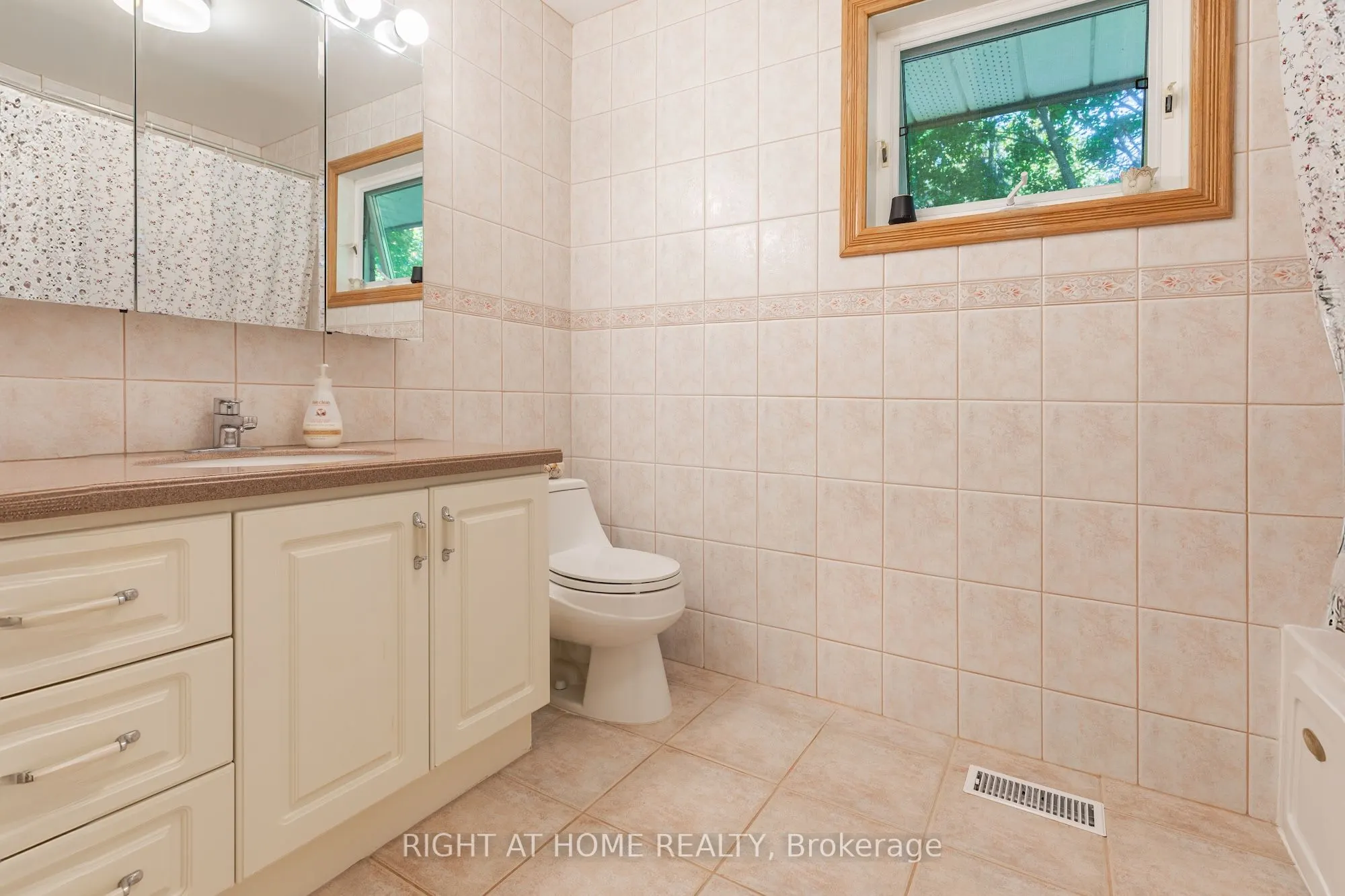 3325 Enniskillen Circle