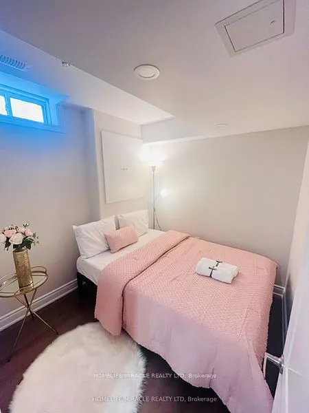 52 Versailles Crescent, #Basement