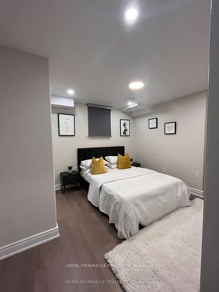 52 Versailles Crescent, #Basement