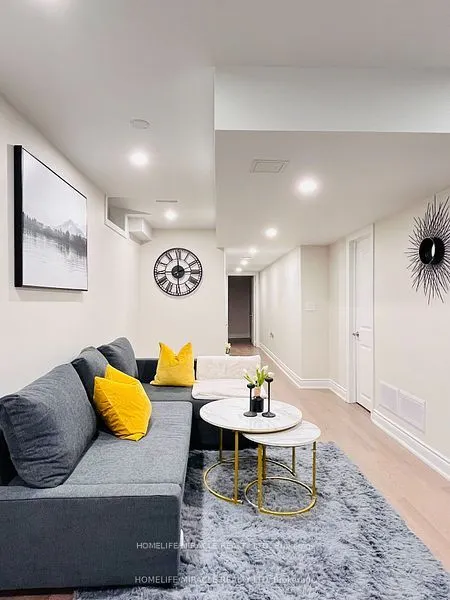 52 Versailles Crescent, #Basement
