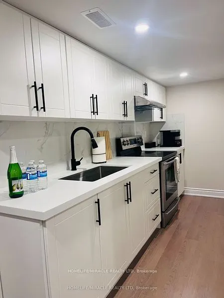 52 Versailles Crescent, #Basement