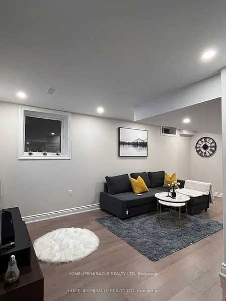 52 Versailles Crescent, #Basement