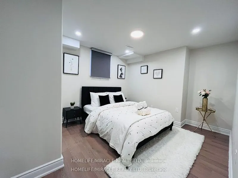 52 Versailles Crescent, #Basement