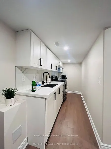 52 Versailles Crescent, #Basement