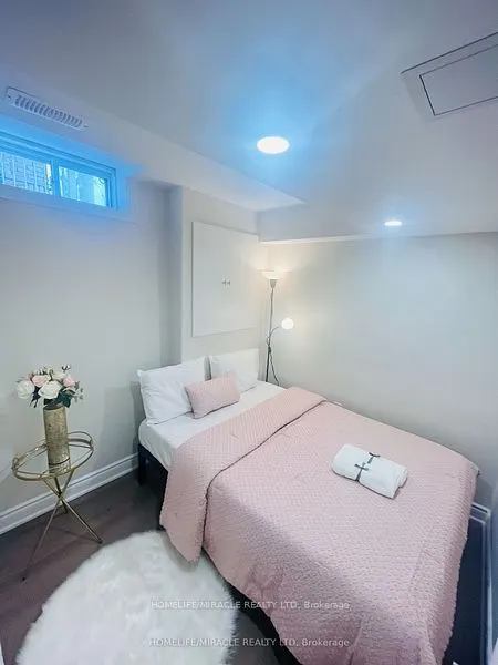 52 Versailles Crescent, #Basement