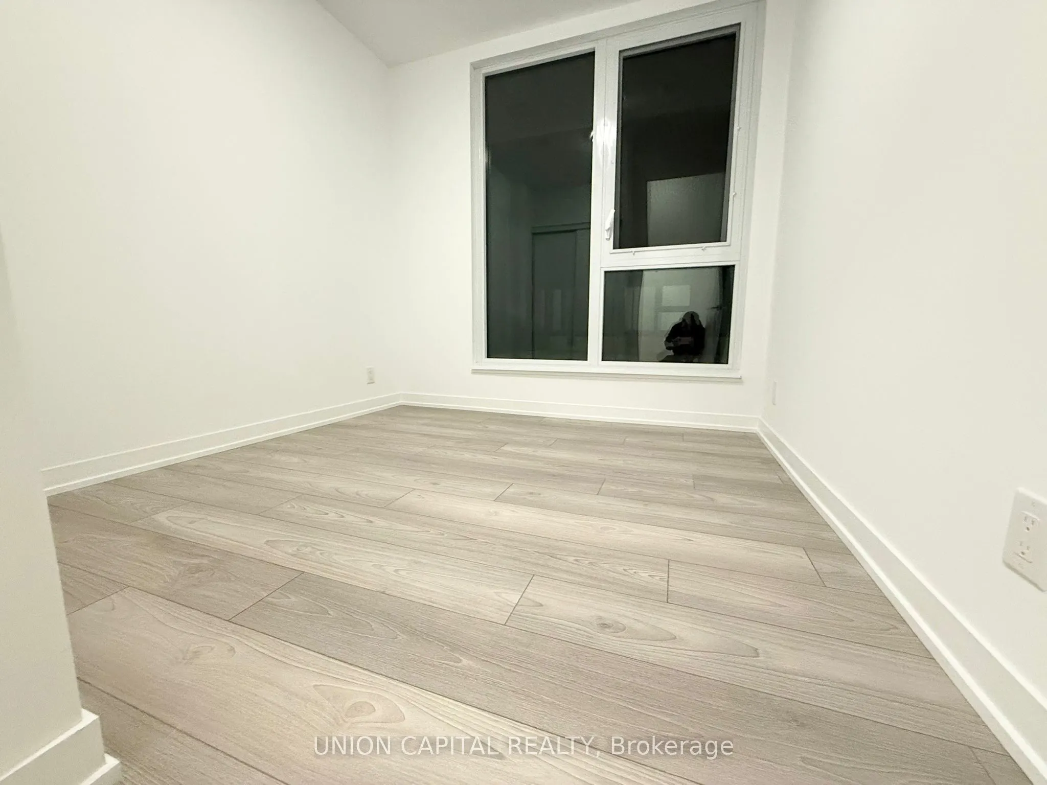 285 Dufferin Street, #521