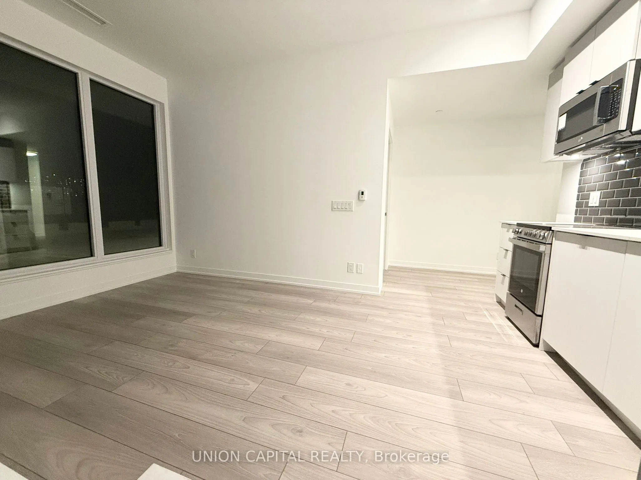 285 Dufferin Street, #521