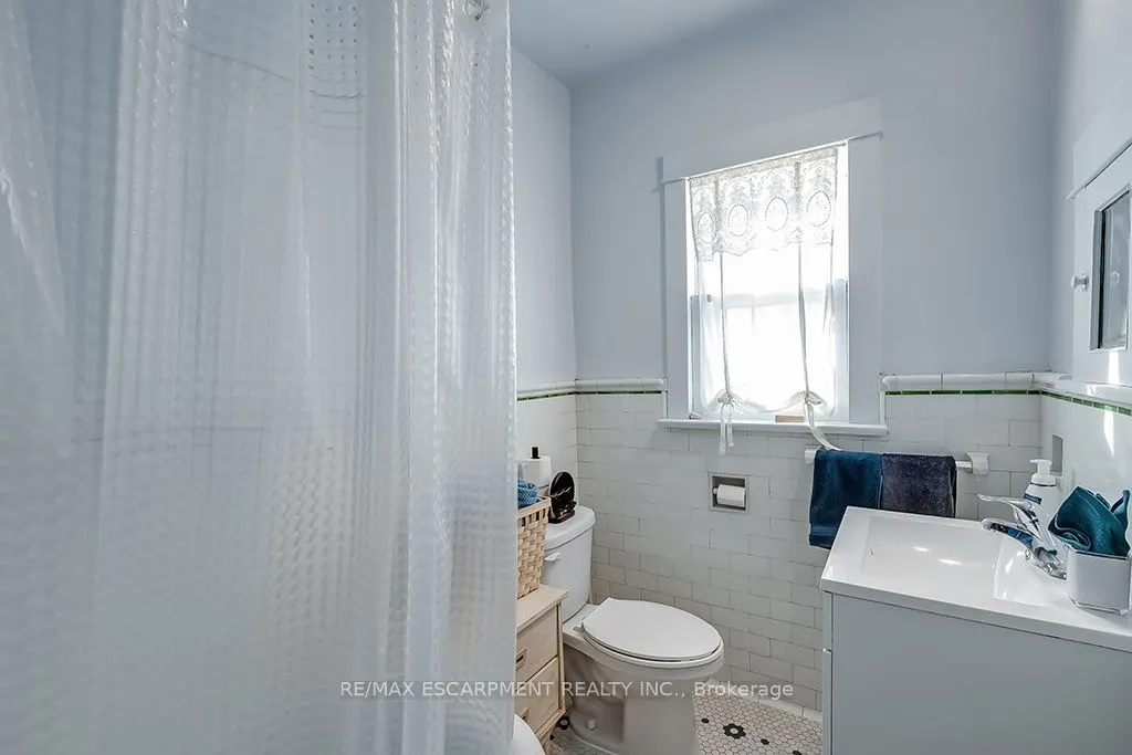 1415 Lakeshore Road