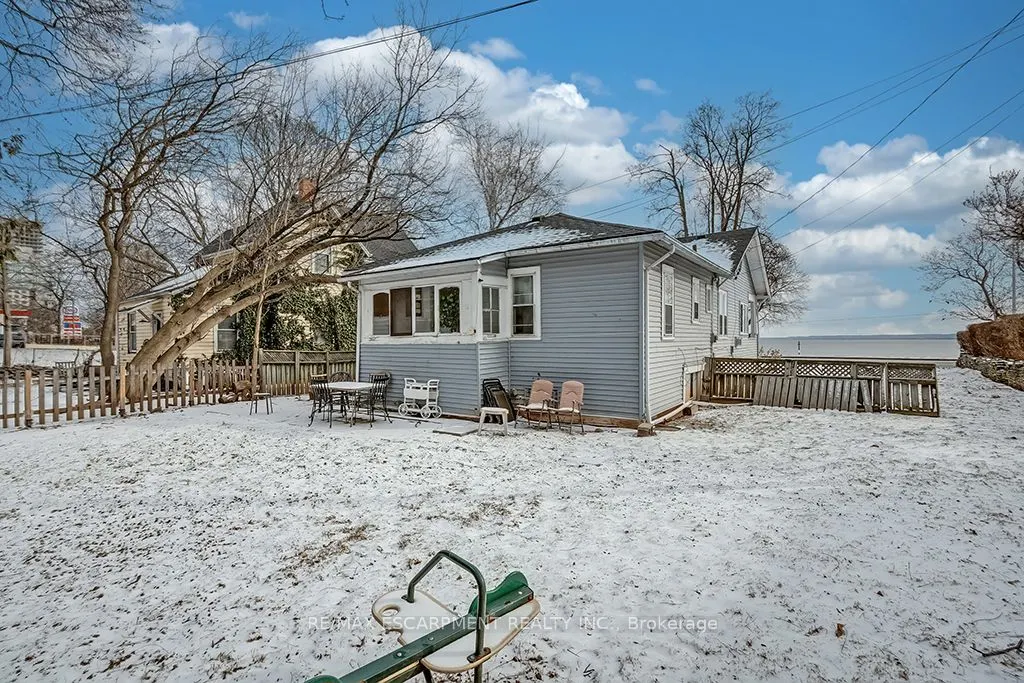 1415 Lakeshore Road