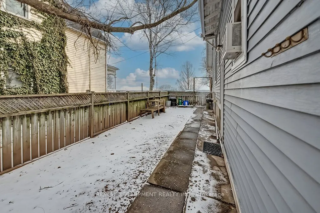 1415 Lakeshore Road