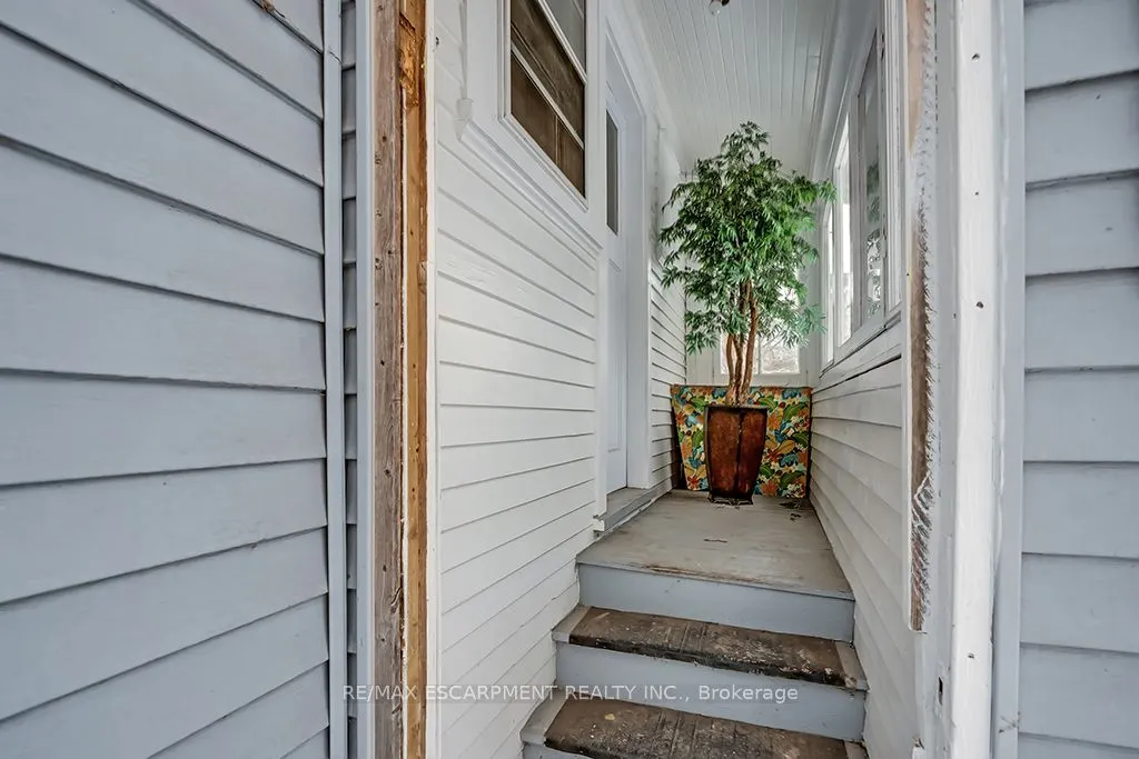 1415 Lakeshore Road