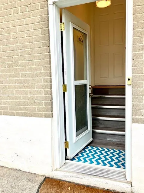 22 Hollister Road, #Lower Level