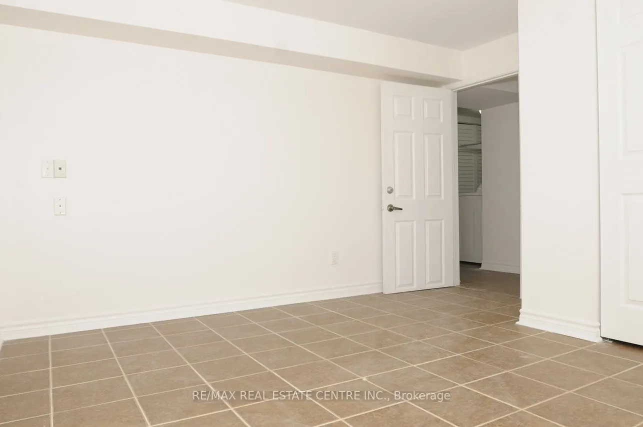 22 Hollister Road, #Lower Level