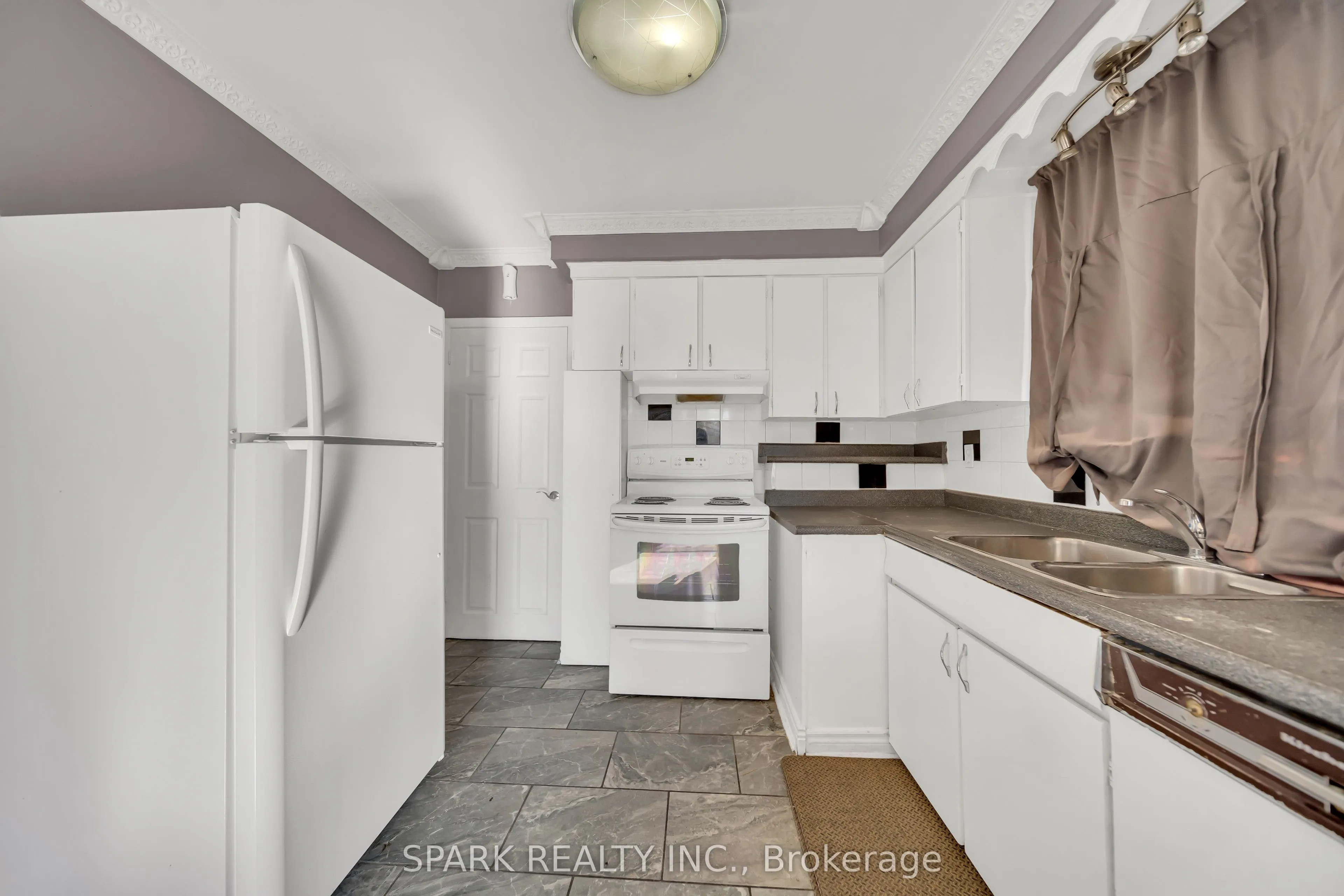 16 Horwood Drive, #Upper