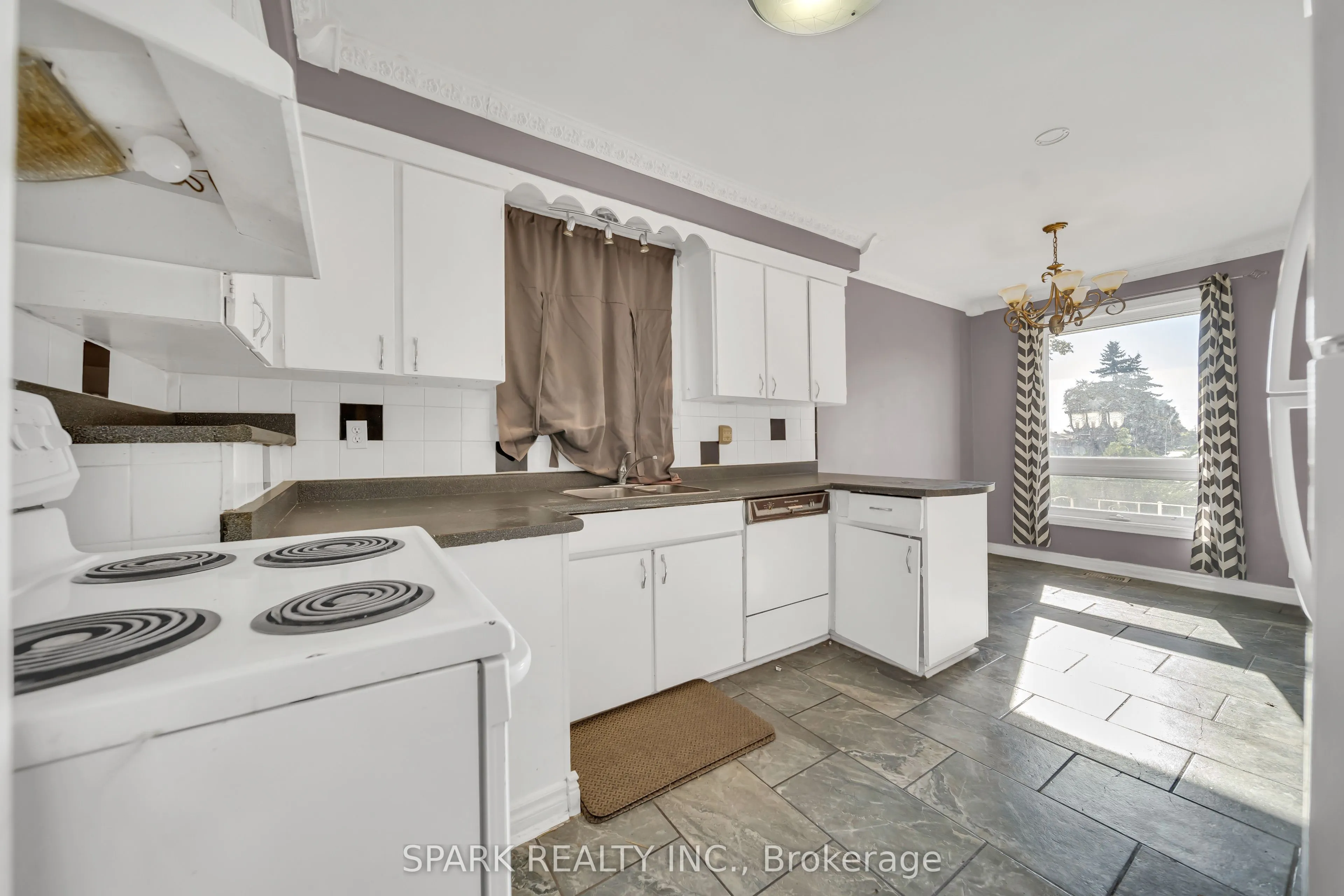 16 Horwood Drive, #Upper