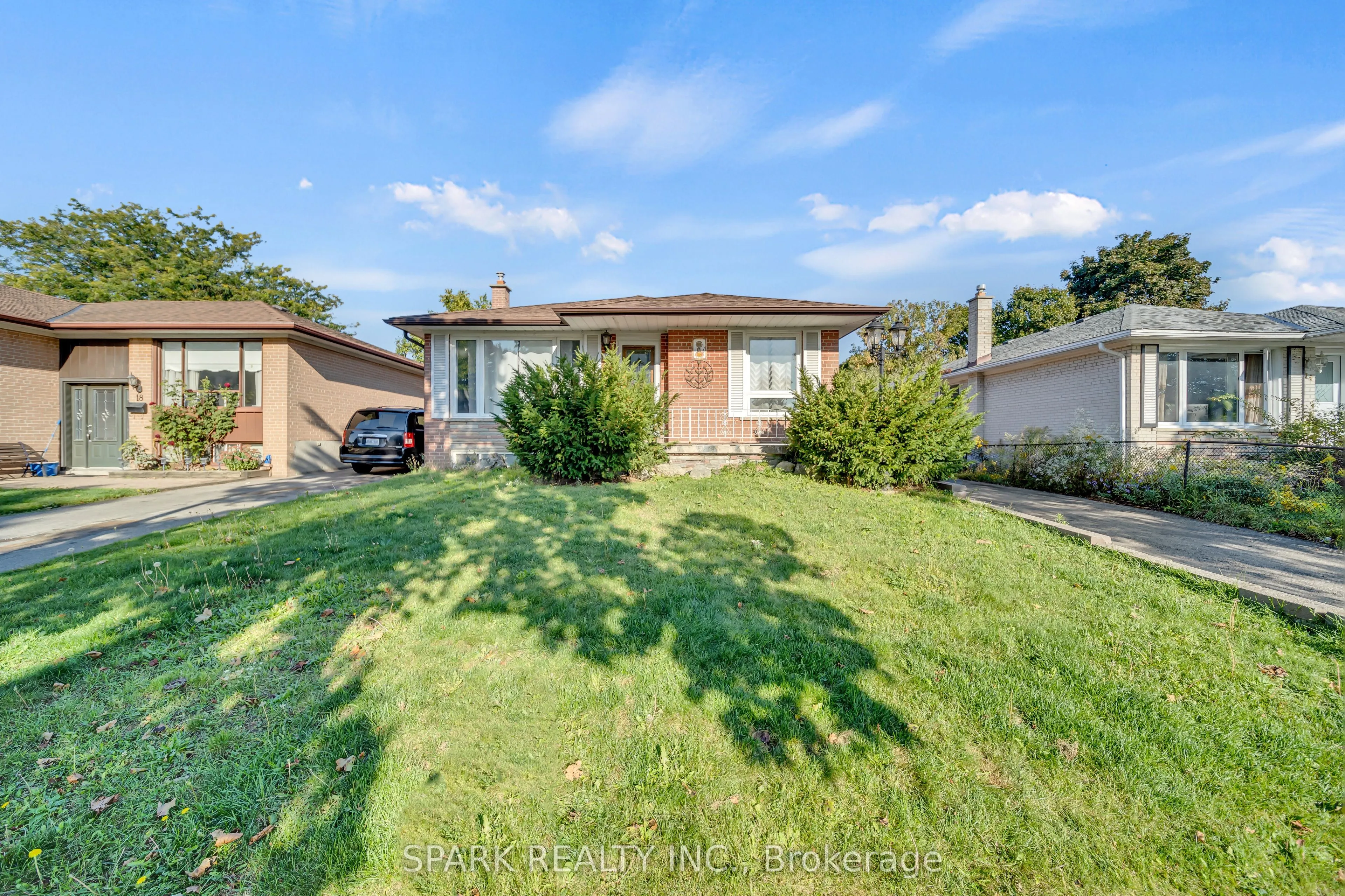 16 Horwood Drive, #Upper