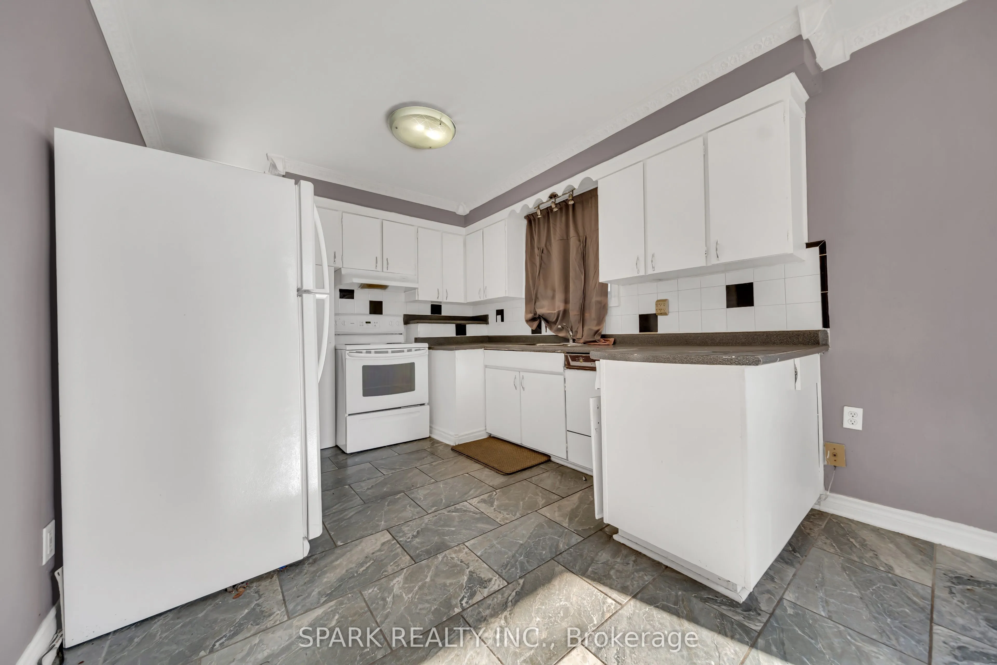 16 Horwood Drive, #Upper