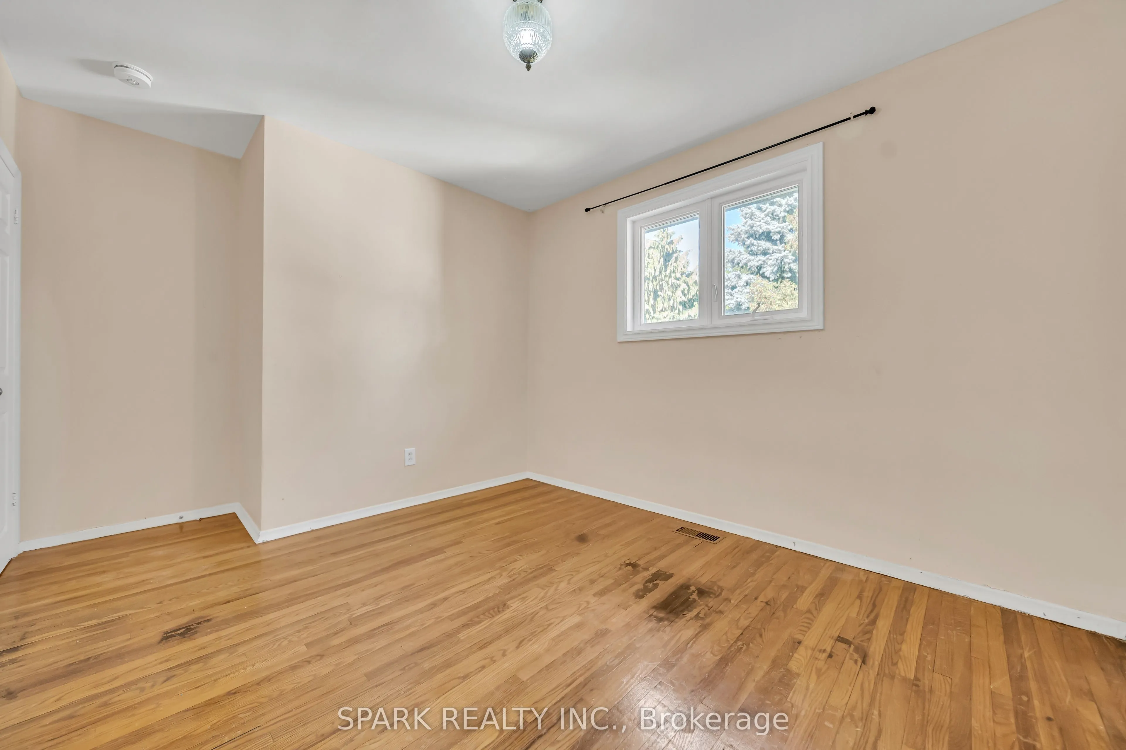 16 Horwood Drive, #Upper