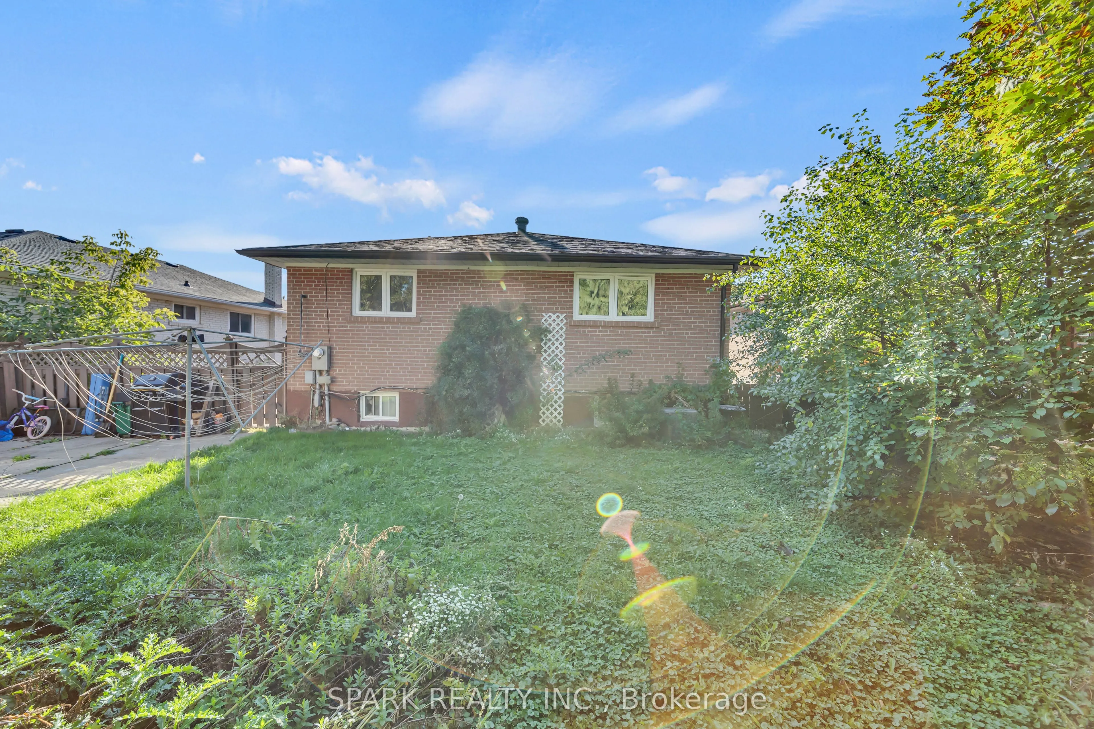 16 Horwood Drive, #Upper