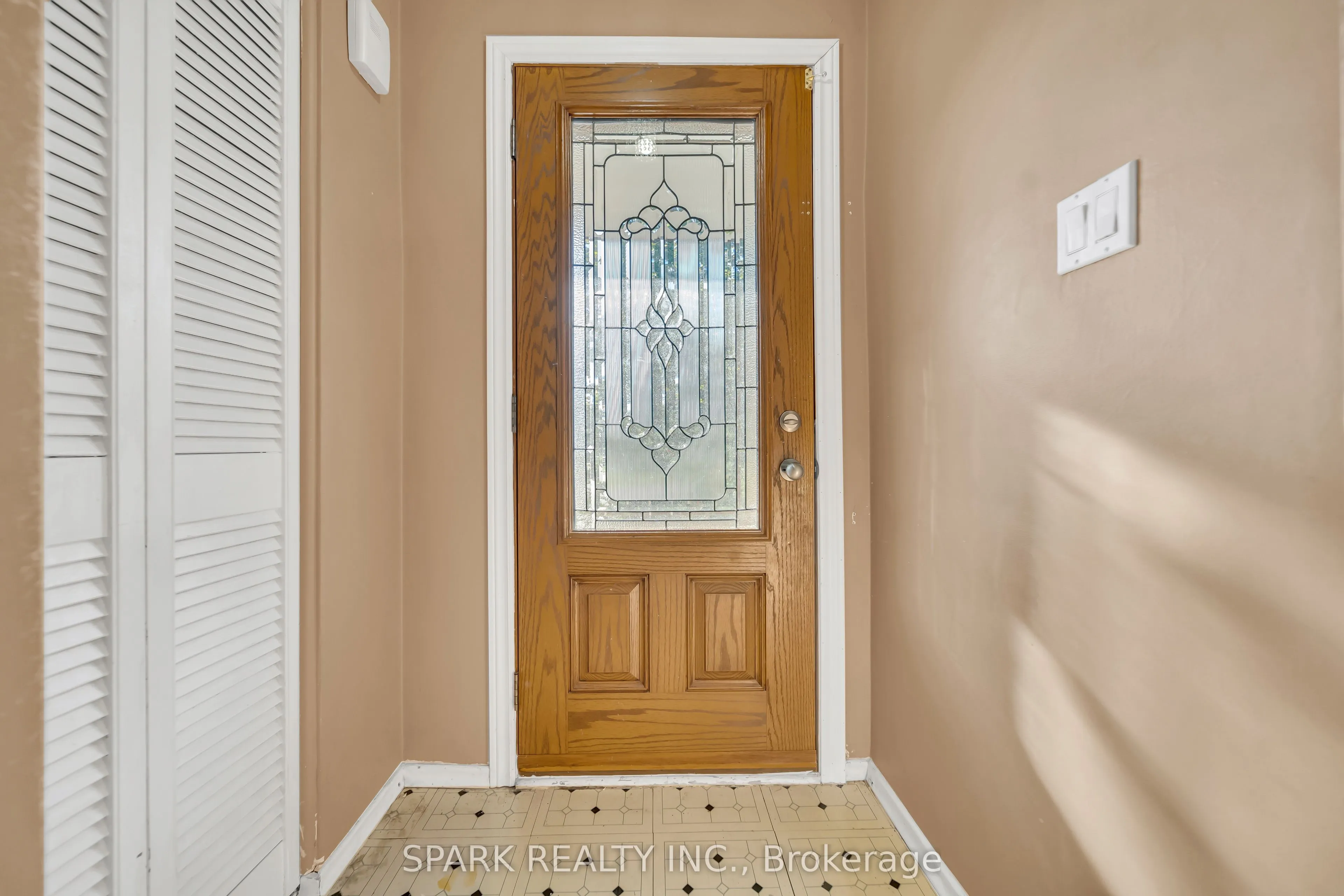 16 Horwood Drive, #Upper