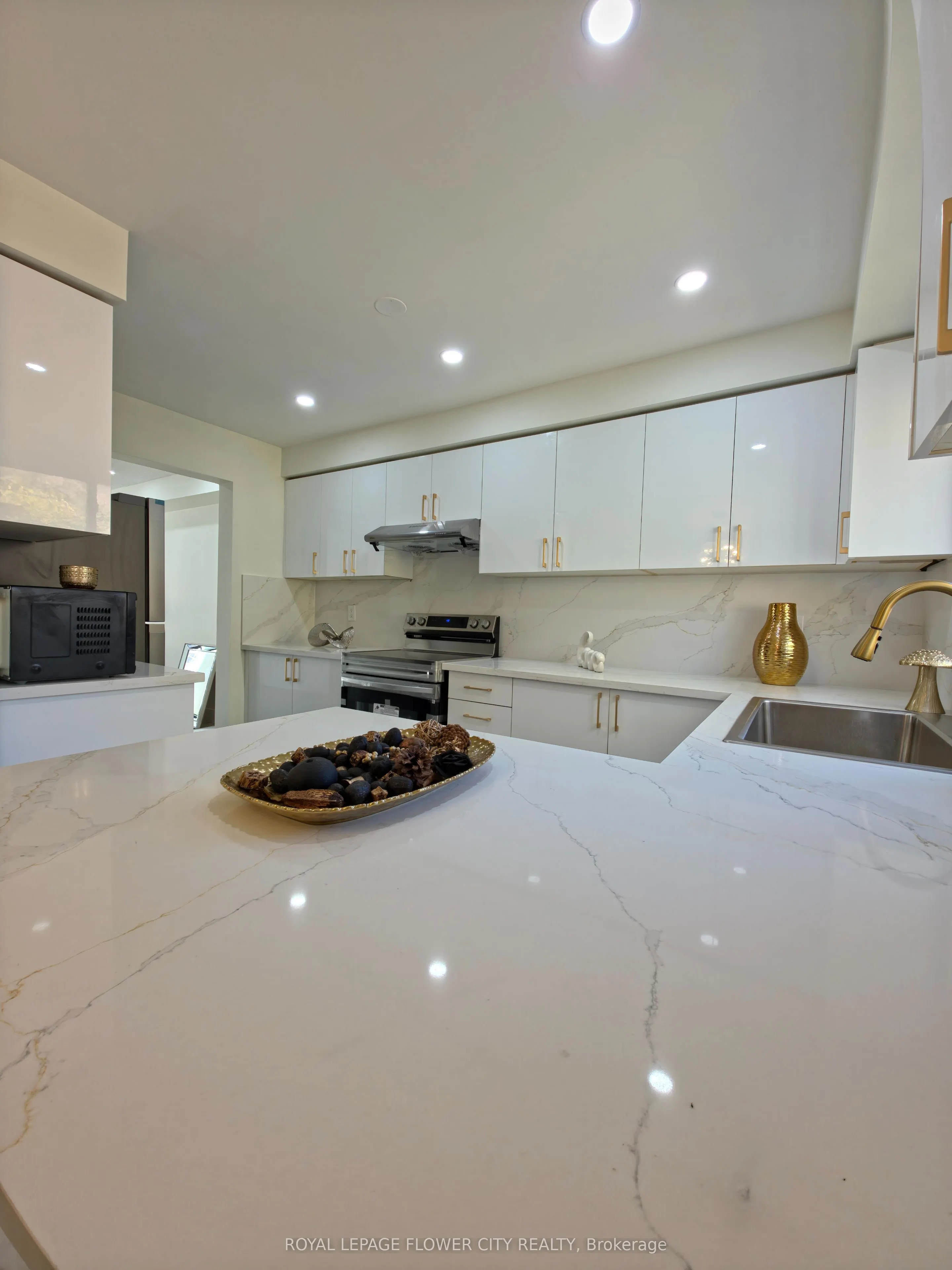 65 Brickyard Way, #35