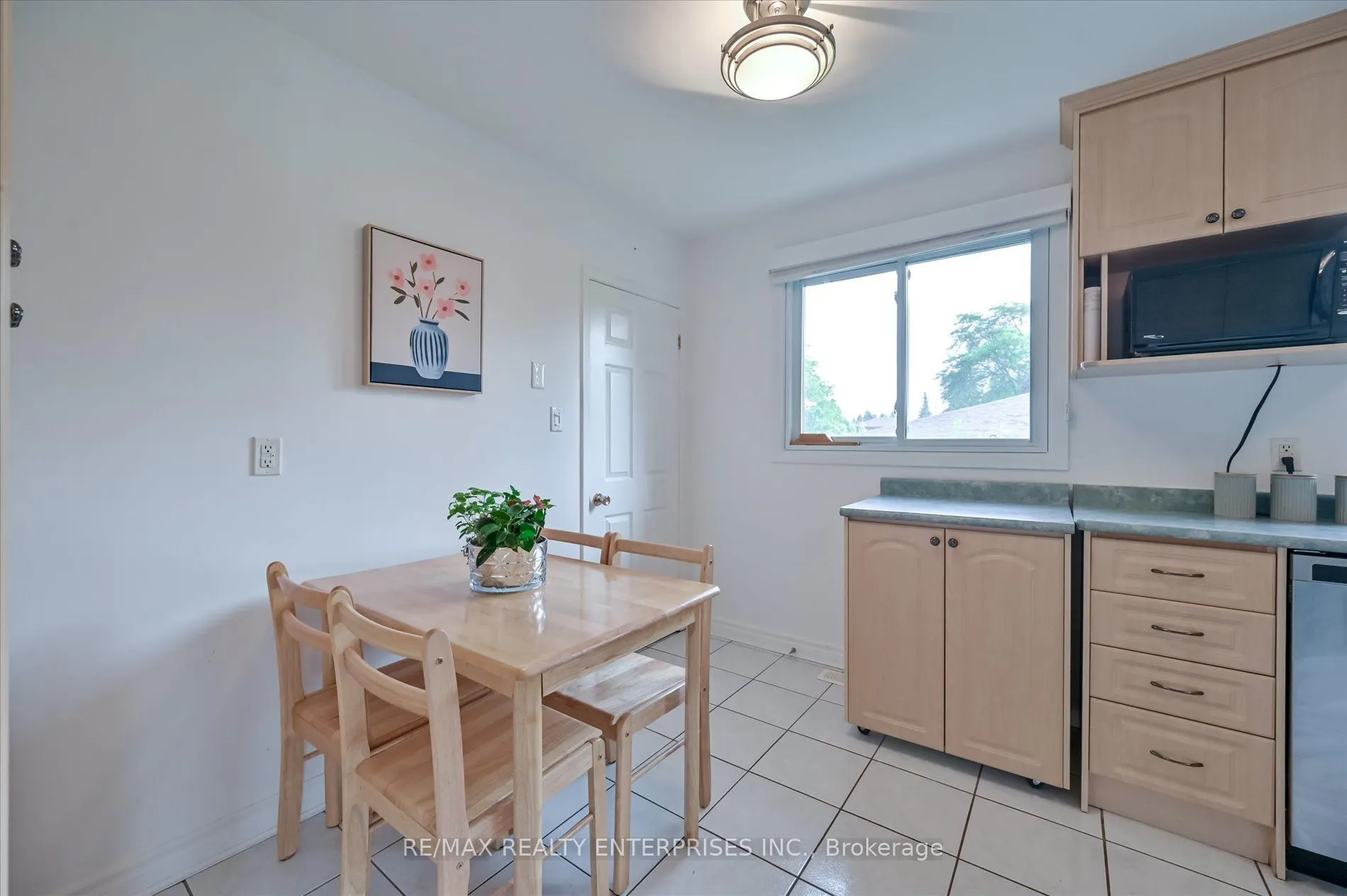 1544 Swanage Crescent