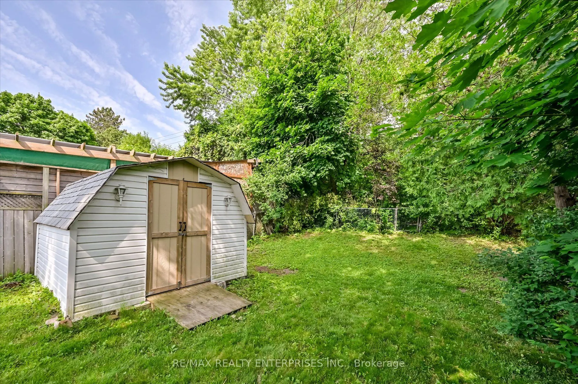 1544 Swanage Crescent