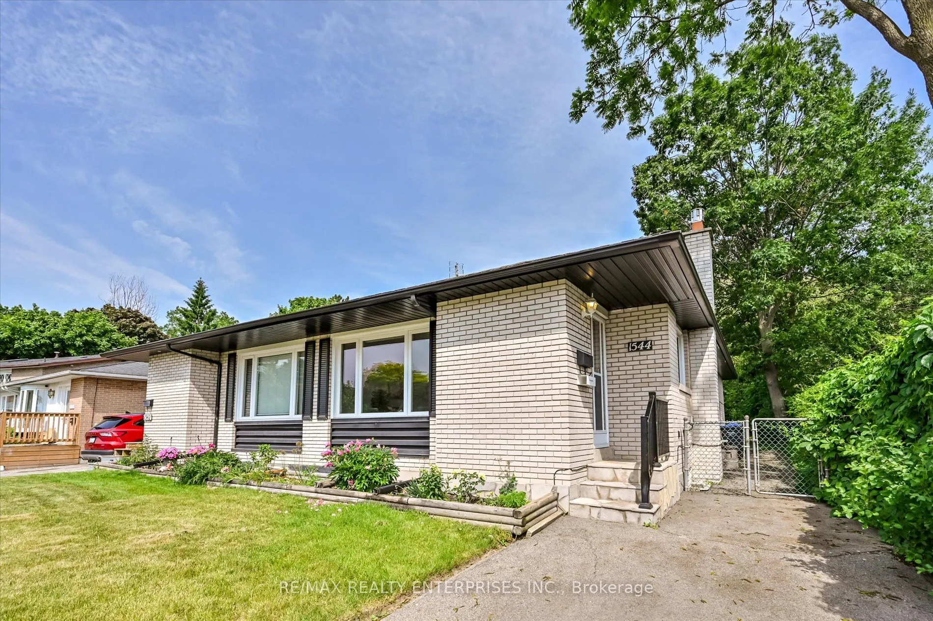 1544 Swanage Crescent